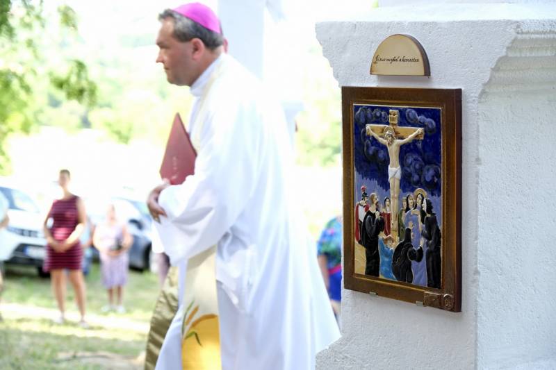 2021.06.30_Gödre felújított kálvária (81).JPG